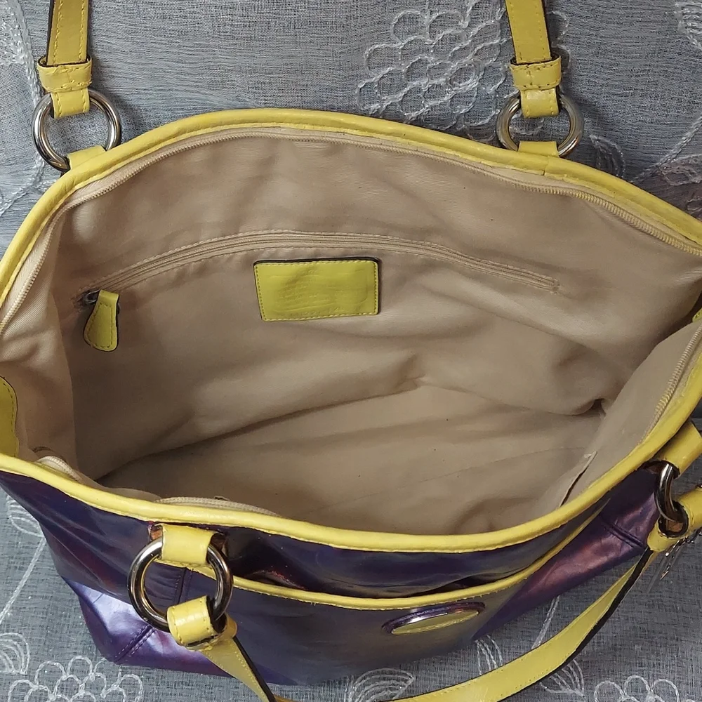 Coach embossed tote - Picture 3 of 8